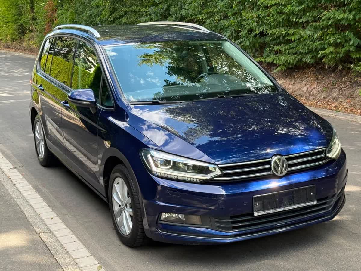 Blauer Van aus dem Bestand von Auto Jung