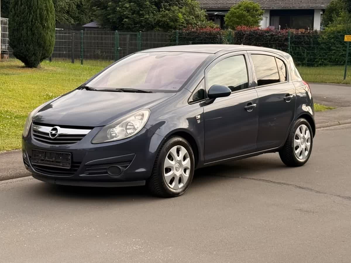 Grauer Kleinwagen aus dem Bestand von Auto Jung
